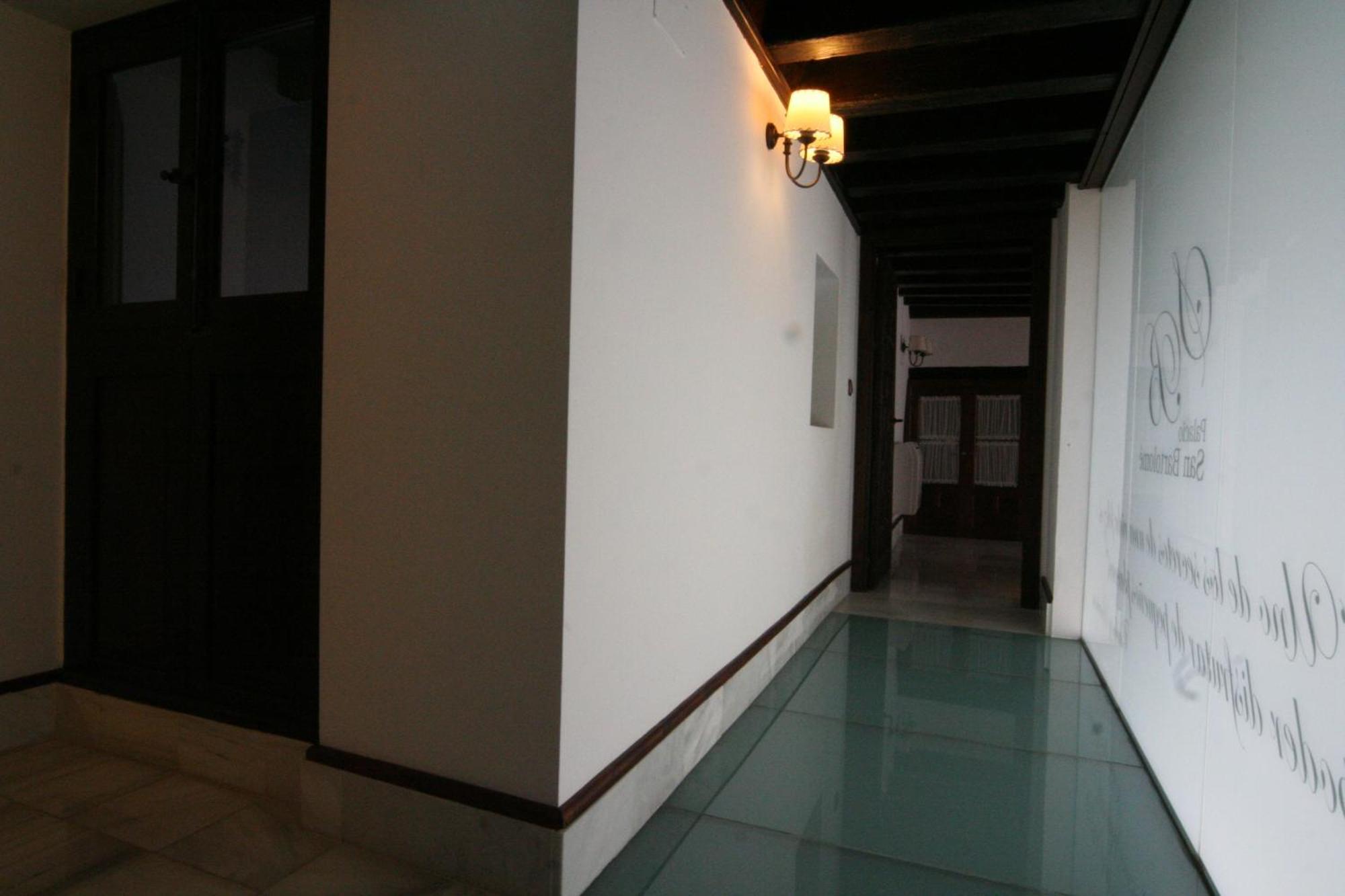 Hostal Palacio San Bartolome El Puerto de Santa María Exterior foto