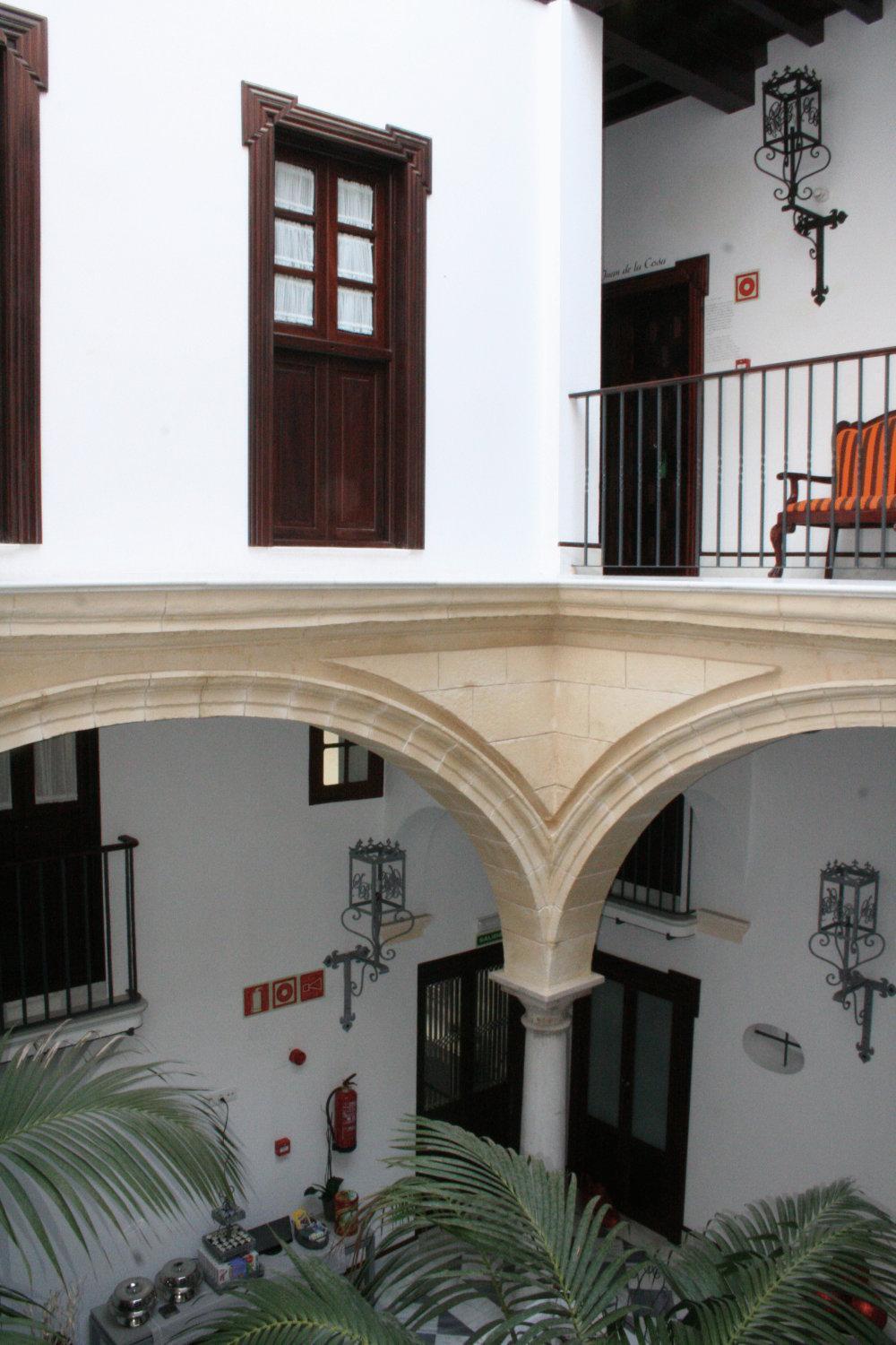 Hostal Palacio San Bartolome El Puerto de Santa María Exterior foto